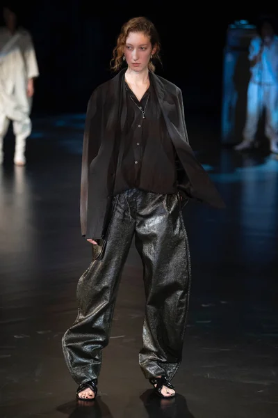 Look 3
